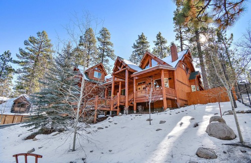 Evergreen Estates Casa | Hermosa cabaña de troncos. ¡Lujo! ¡Ideal para familias numerosas! Camina hacia la cumbre de nieve!