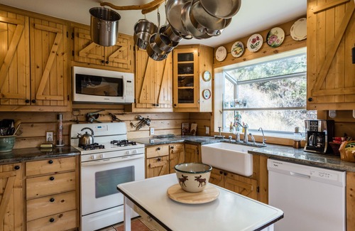 Idaho Springs Casa | Hermosa cabaña de madera enclavada en las montañas, jacuzzi bajo las estrellas