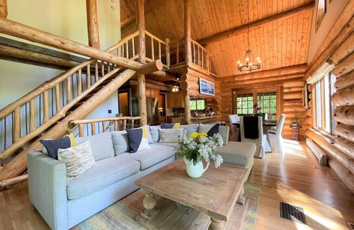 Lake Geneva Casa | Beautiful Log Cabin Retreat on 6 Acres of Forest Only 10 Minutes to Lake Geneva.