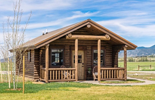 Livingston Cabina | Beautiful Log Cabin in the Heart of Paradise Valley, Montana