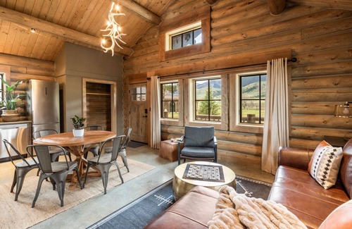 Livingston Cabina | Beautiful Log Cabin Near Fishing Access To Yellowstone