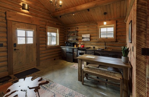 Livingston Cabina | Beautiful Log Cabin in Paradise Valley, Montana