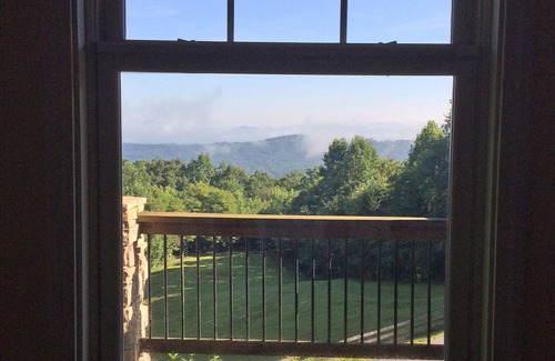 Laurel Park Casa | Hermosas vistas a la montaña de largo alcance, a minutos del centro de Hendersonville, NC
