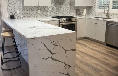Valencia Casa | Beautiful luxe Gem !!