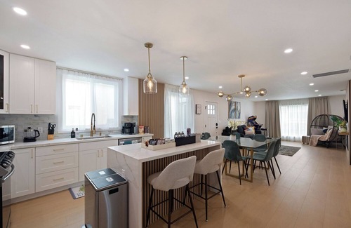 Westlake Casa | Beautiful Luxurious Coastal 4BR 2BA Home Near SF SFO