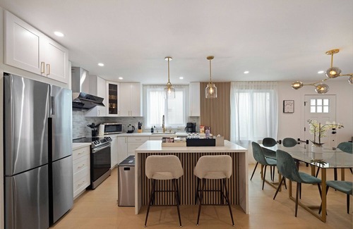Westlake Casa | Beautiful Luxurious Coastal 4BR 2BA Home Near SF SFO