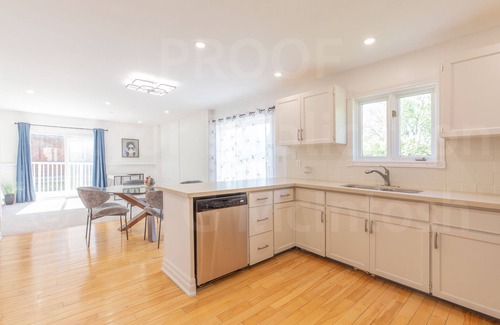 Innisfil Casa | Beautiful Luxurious home minutes to the Beach & Friday Harbour Resort