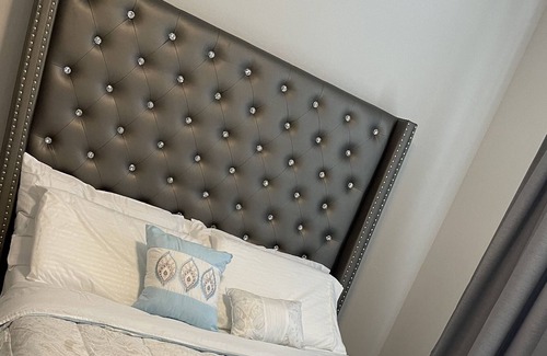 Addison Apartamento | Beautiful luxury apartment with New furniture and great amenities.