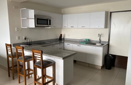 Olas Altas Apartamento | HERMOSO CONDOMINIO DE LUJO FRENTE AL OCÉANO, ¡EL MEJOR LUGAR DE MANZANILLO! ¡VISITA EL MEJOR LUGAR!