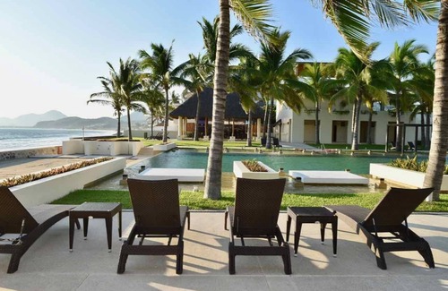 Olas Altas Apartamento | HERMOSO CONDOMINIO DE LUJO FRENTE AL OCÉANO, ¡EL MEJOR LUGAR DE MANZANILLO! ¡VISITA EL MEJOR LUGAR!