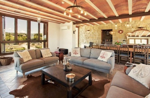 Biosca Cabaña | Preciosa casa rural de lujo en el corazón de Cataluña para 22 personas