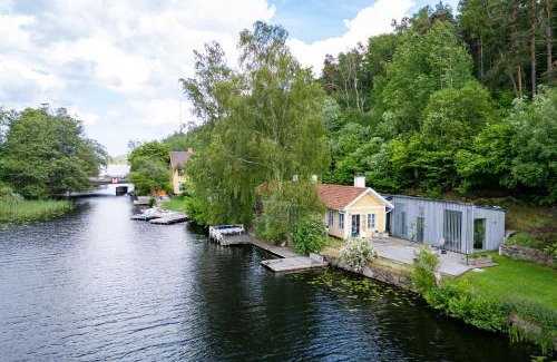 Hasthagen Cabina | Beautiful luxury family home surrounded by nature and water and only 15 minutes from city center