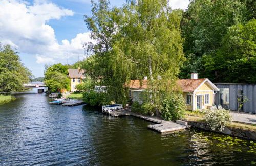 Hasthagen Cabina | Beautiful luxury family home surrounded by nature and water and only 15 minutes from city center