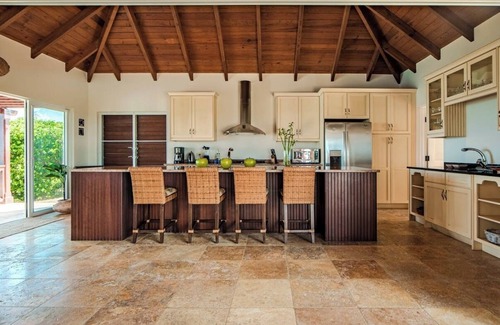 Freetown Casa | Beautiful Luxury Villa, Private Pool, Outdoor Lounge & BBQ, STUNNING VIEWS