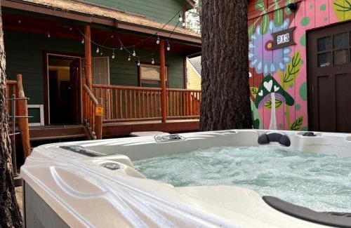 Peter Pan Casa | Beautiful Modern Cabin in with Fire Pit and Hot Tub, the Perfect Base for Outdoor Adventures in Big Bear, California
