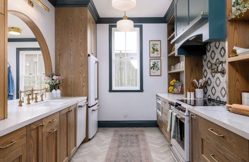 Carpinteria Casa | Beautiful Magical Historic Webster House at Eleison Farms - Avocado Ranch 3 BD/2 BA