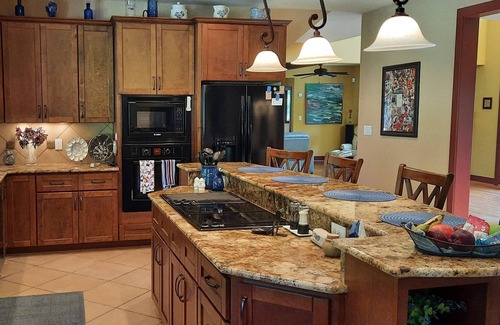 Pittsville Casa | Beautiful mansion w/ 5 bdrms and 7 baths on Leesville Lake. 6Ksqft- Sleeps 14