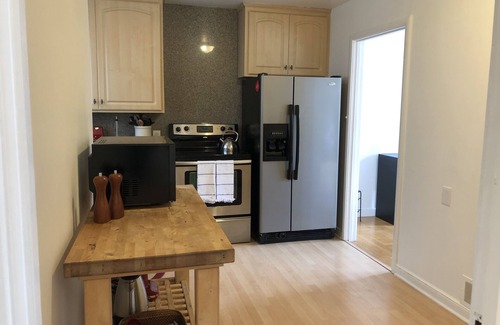 Marina District Casa | Beautiful Marina Home - 2Bed 2Bath - 1 block from Marina Blvd!
