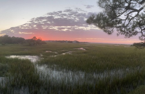 Isle of Palms Casa | Beautiful Marsh & Golf view. Walking distance to the beach & Conference Center.