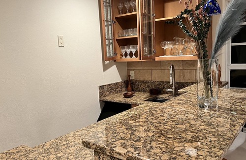 Willo Casa | Beautiful Midtown Willo retreat with private pool and gym