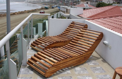 Manta Casa | Beautiful Modern House Right on the Ocean