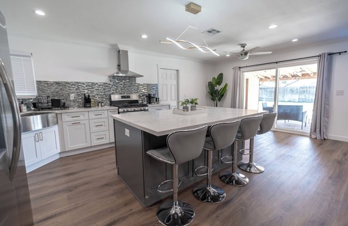 Fountain Valley Casa | Beautiful Modern Home Close to Beach & Disneyland