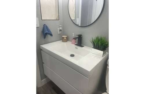 Chinatown Apartamento | Beautiful Modern 2BR apartment 5 min from strip