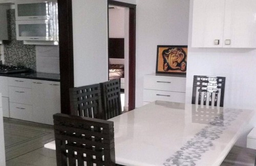 Faridabad Apartamento | hermoso y moderno 3 Bhk para invitados