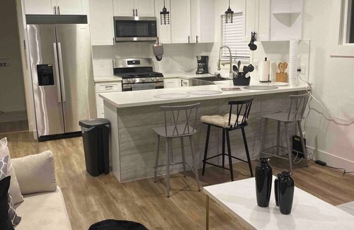 Los Angeles Casa | Beautiful Modern 3-bedroom house in phenomenal Los Angeles - Hyde Park with AC