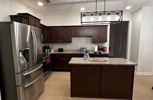 Fairburn Casa | Beautiful Modern Home near Downtown and Airport