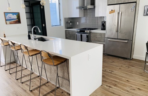 Melrose Casa | Beautiful Modern Like-New Smart Home in the Heart of Hollywood!