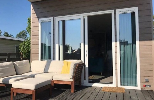 Sint Maarten Casa | Beautiful modern chalet with a large terrace under an awesome awning
