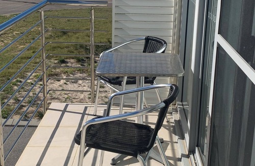Jurien Bay Casa | Beautiful modern three bedroom townhouse walking distance to the beach.