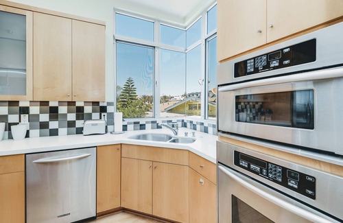 Hermosa Beach Casa | Beautiful Modern Home a Block from the Beach