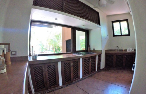 Monterrico Casa | Beautiful Monterrico Home MR047