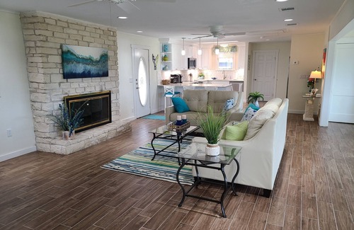 Hudson Bend Casa | Hermosa playa de Montina en el lago Travis - ¡Camina hacia el agua!