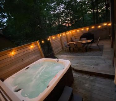 Tobyhanna Chalet De Esquí | Beautiful Mount Pocono Chalet with Hot Tub!
