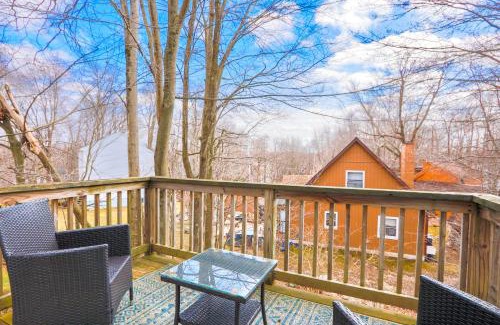 Tobyhanna Chalet De Esquí | Beautiful Mount Pocono Chalet with Hot Tub!