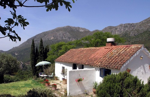 Casares Cabaña | Hermosa casa rural de montaña con piscina privada