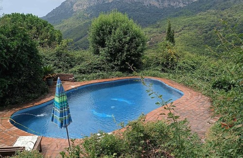 Casares Cabaña | Hermosa casa rural de montaña con piscina privada