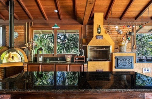 Itaipava Casa | Beautiful mountain house with 4 bedrooms, a/c, heated pool in Itaipava, Petrópolis