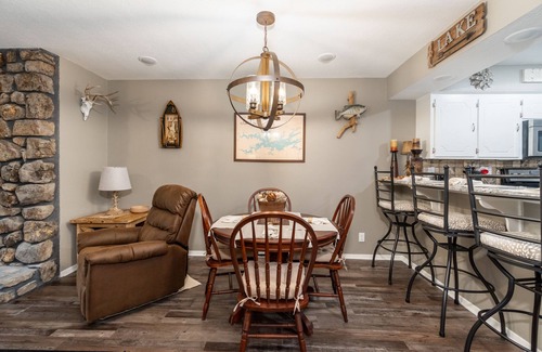 Mount Ida Condominio | Beautiful Mountain Harbor Lake Ouachita Condo Remodel 2023 Dining Fishing Spa