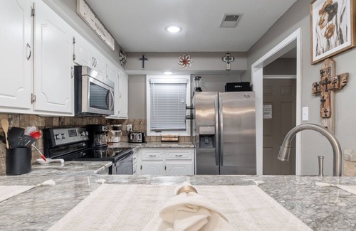 Mount Ida Condominio | Beautiful Mountain Harbor Lake Ouachita Condo Remodel 2023 Dining Fishing Spa