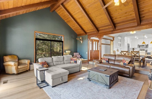 Julian Casa | Beautiful Mountain Home located on 1 acre in the Historical Town of Julian, Ca