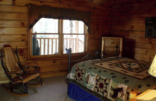 Townsend Cabina | Beautiful mountain sunrise view at Cobblestone Manor