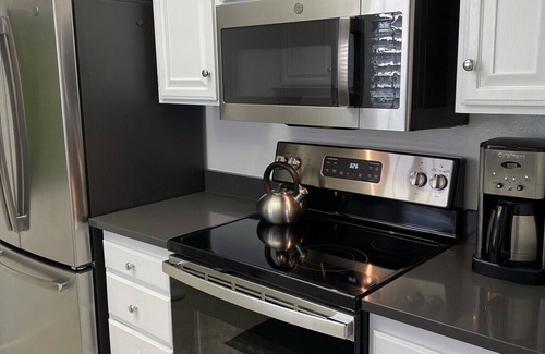 Sunrise Vista Chino Condominio | Beautiful Mountain View Condo con tenis, piscina y jacuzzi