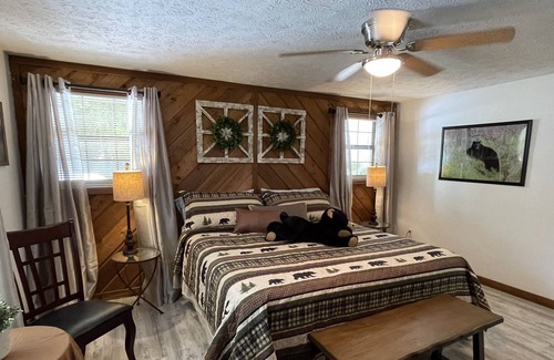 Caton Cabaña | Beautiful mountain cottage with great views!