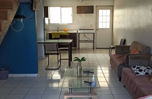 Tlajomulco de Zuniga Casa | Hermosa casa Cerca del Aeropuerto