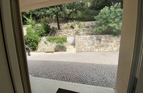 La Colle-sur-Loup Villa | Villa Provenzal Reformada con Piscina en una zona verde...