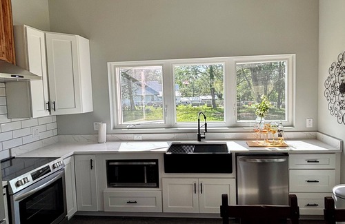 Blacksburg Casa | Beautiful new 3 bed/ 3.5 bath home minutes from VT and downtown Blacksburg.
